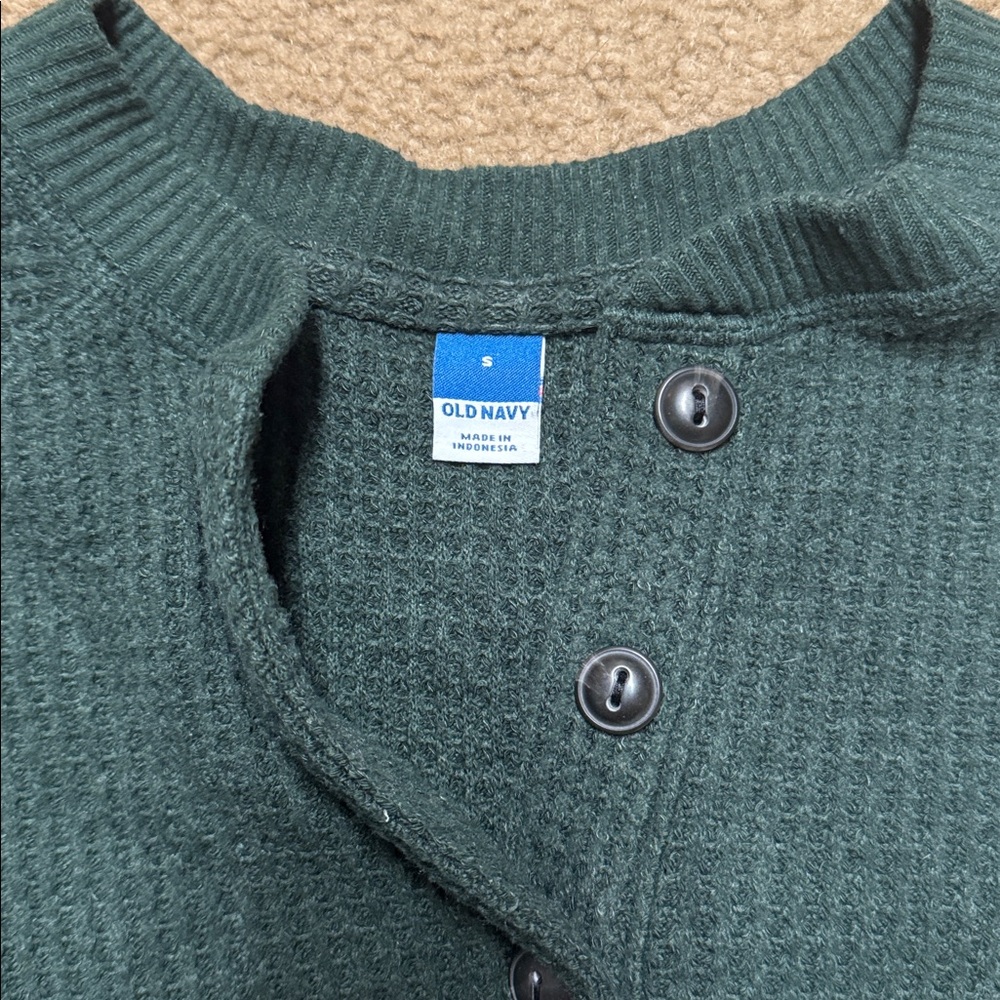 Old Navy women henley. Small - Picture 2 of 5